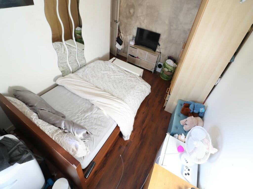 02f851a6-60b8-42b7-b