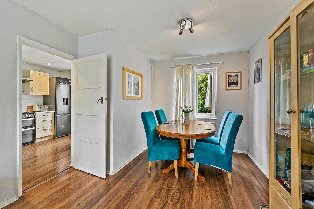 LOUNGE/DINER