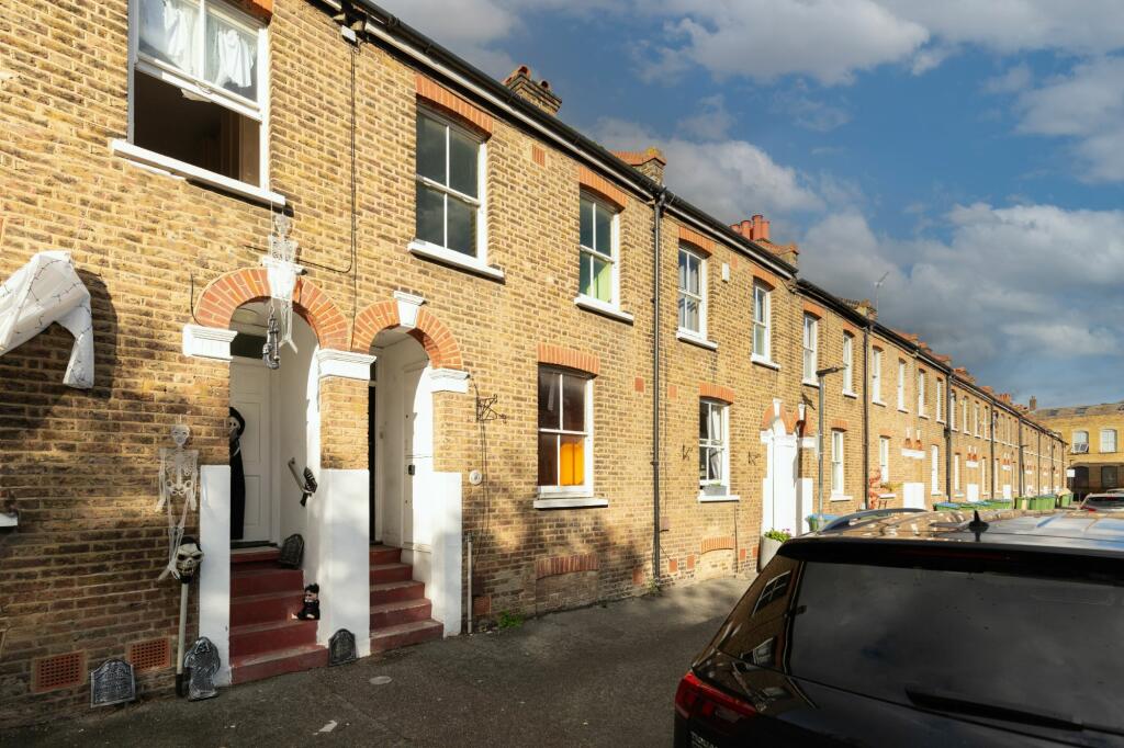 16 Orlop Street, Greenwich, London, SE10 9AB