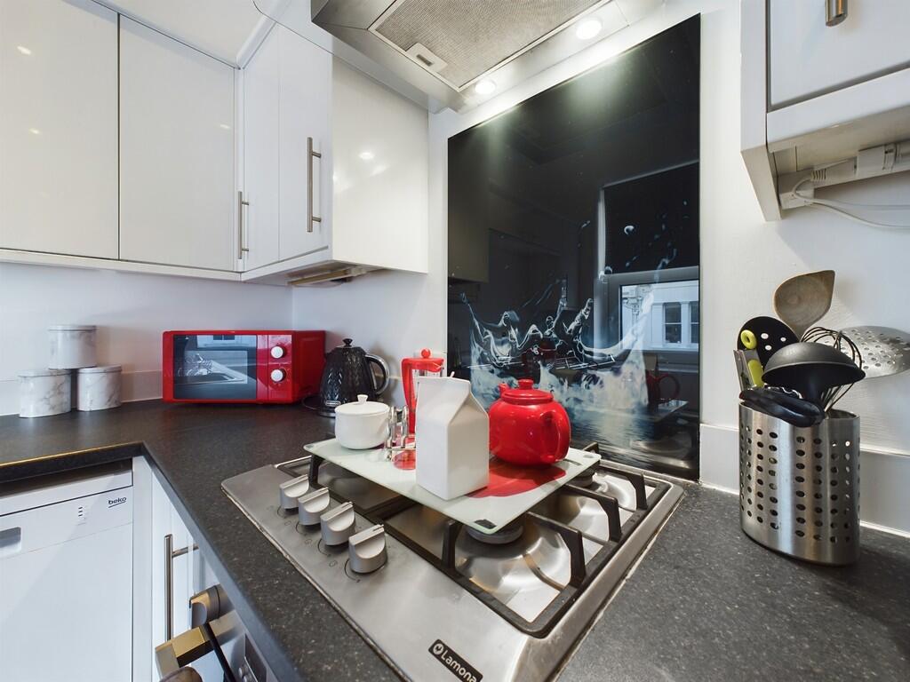 CAM02089G0-PR0418...