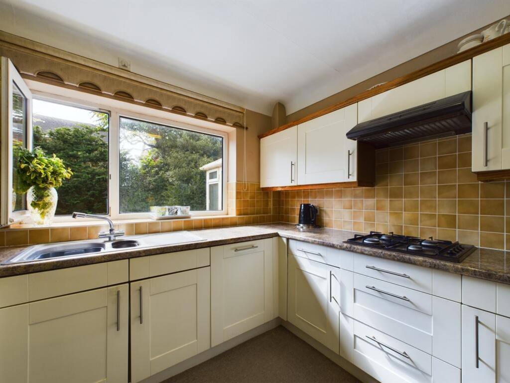 CAM02386G0-PR0074-STILL030