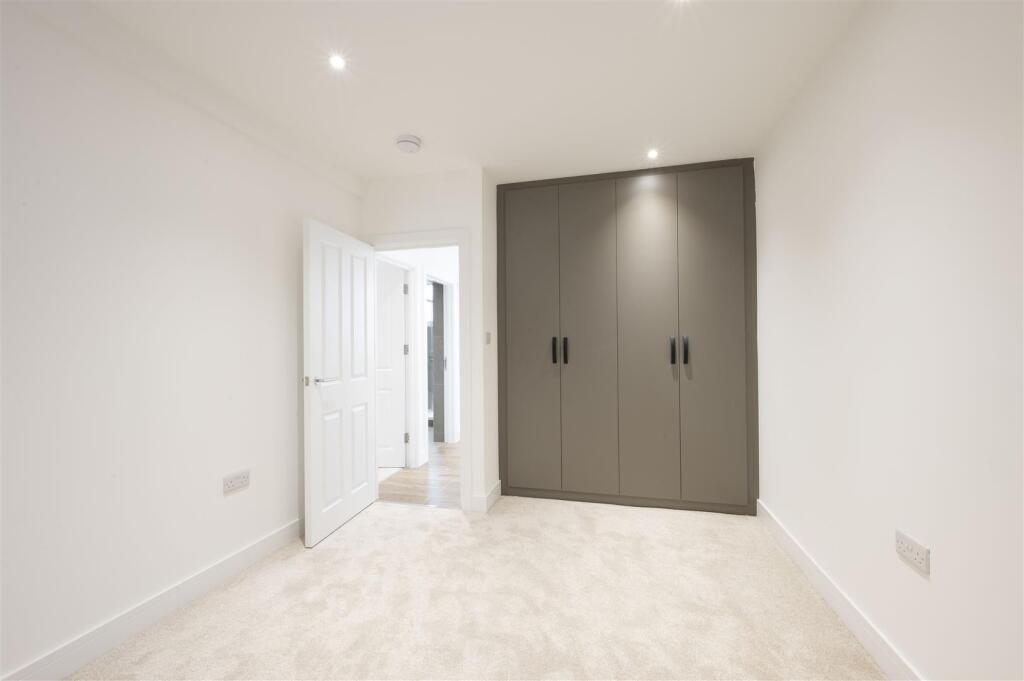 Flat 3, 80 Durham Road,9.jpg