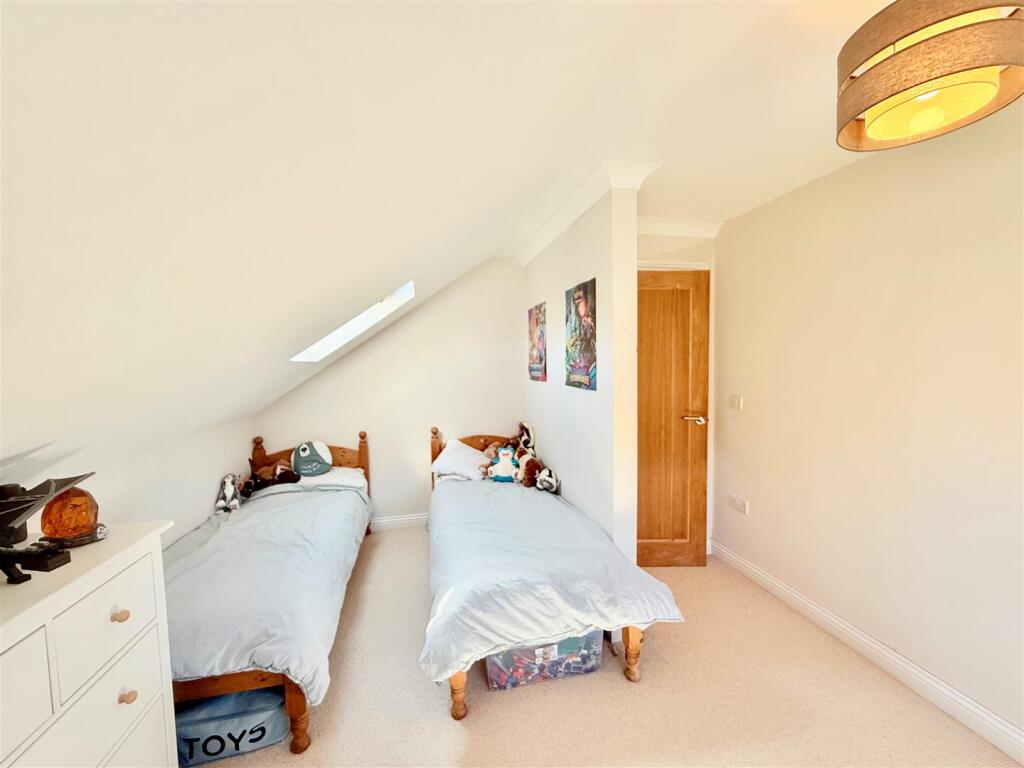 bedroom 2 2.jpg