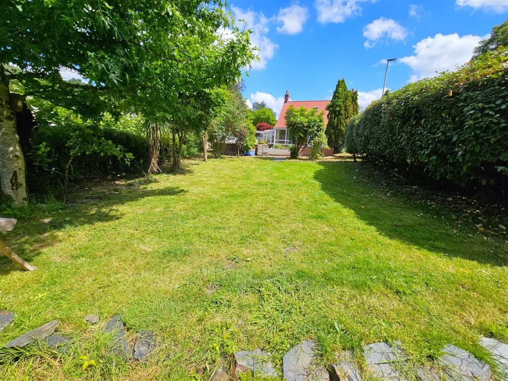 Garden 2.jpg