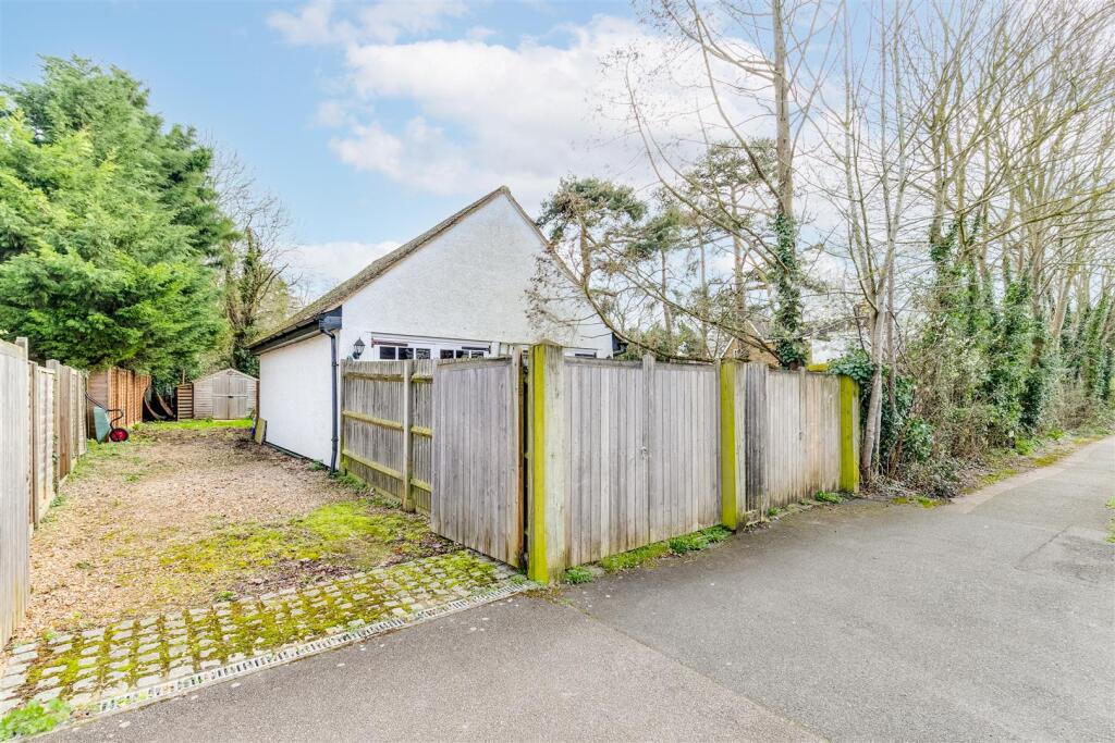 Eastholm Green 9-70.jpg