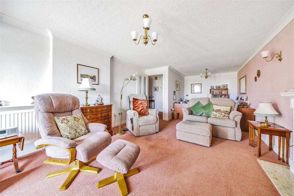 Sitting/Dining Room