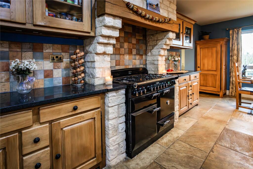 Kitchen/Breakfast Rm