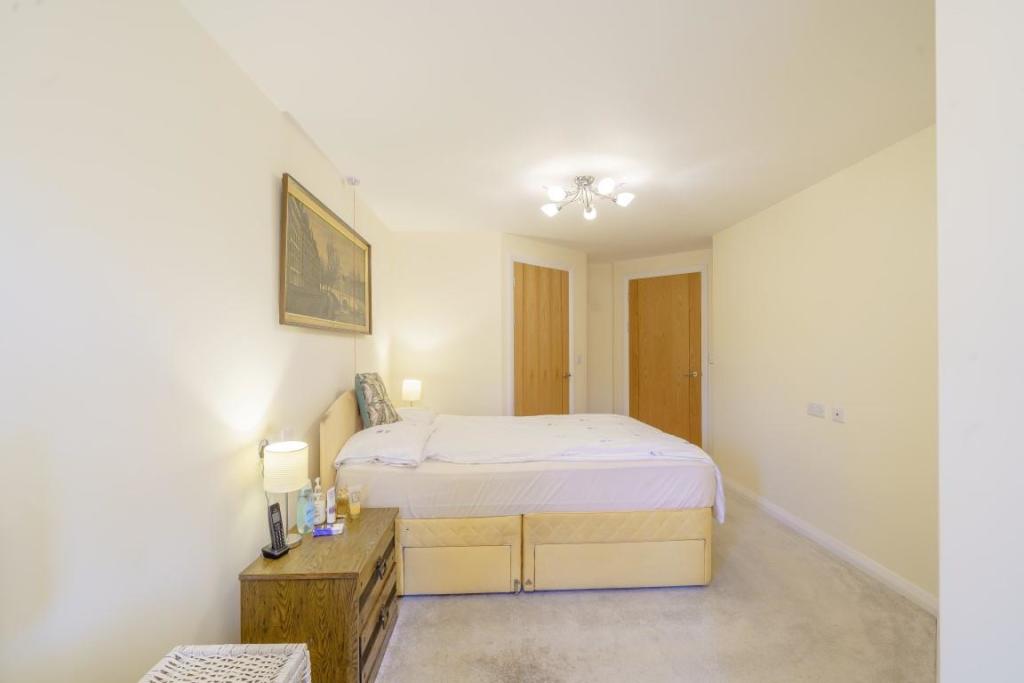 8504812_INTERIOR_18 (Medium).jpg