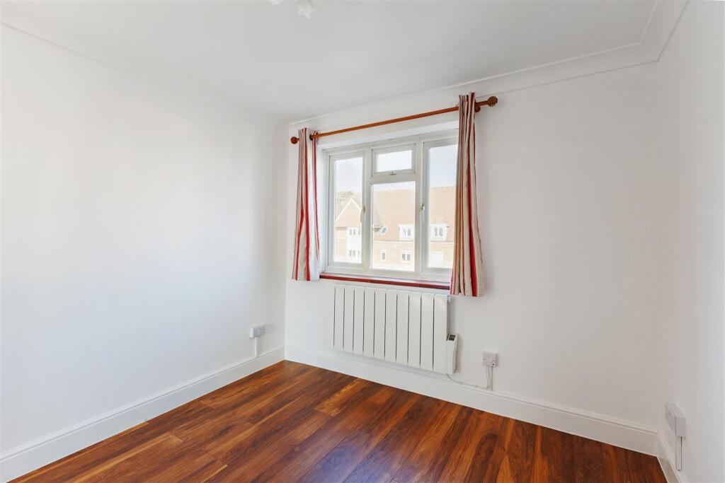 85374_Flat 2 18A High Street  (14).jpg