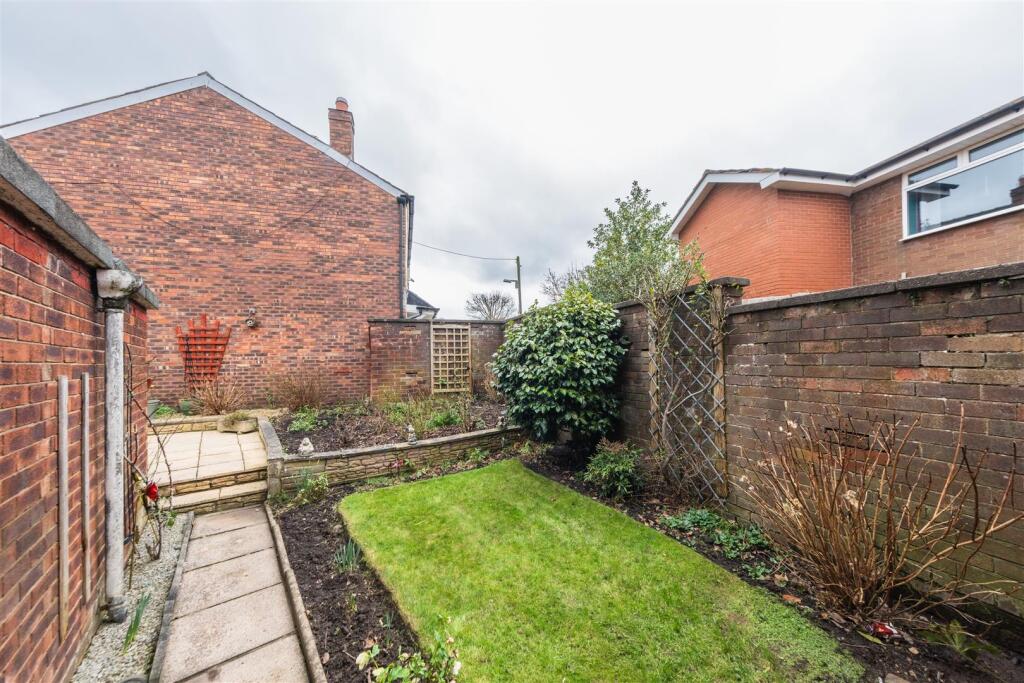 61 Blackcroft Avenue-026.jpg