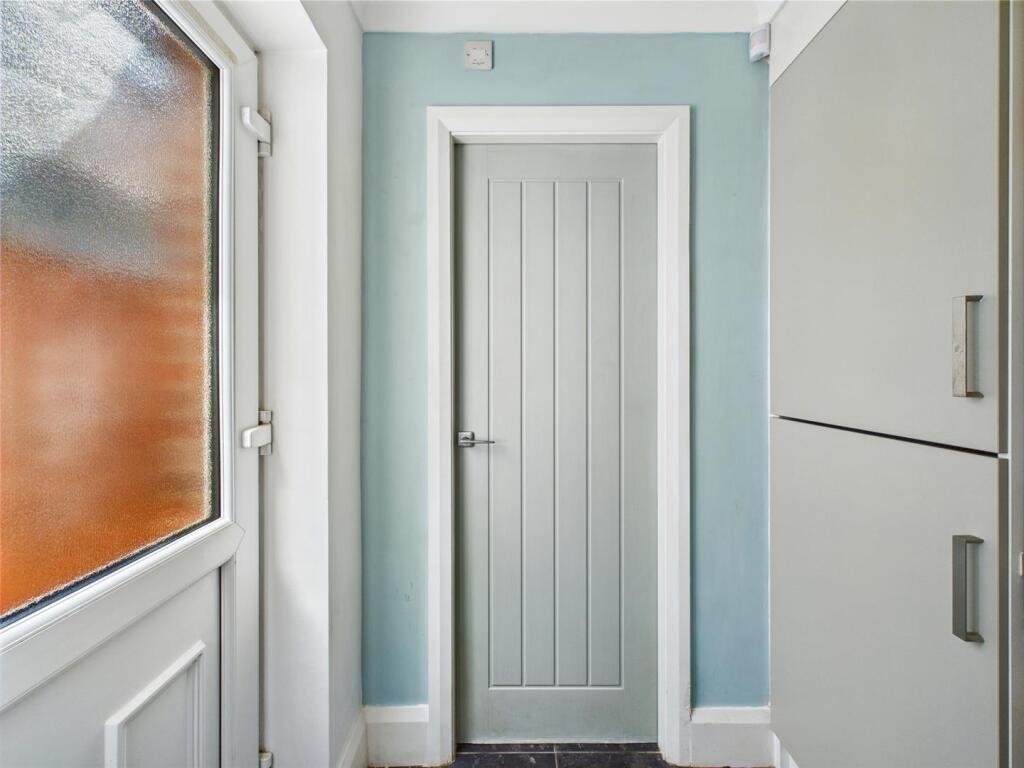 GROUND FLOOR ACCOMMODATION