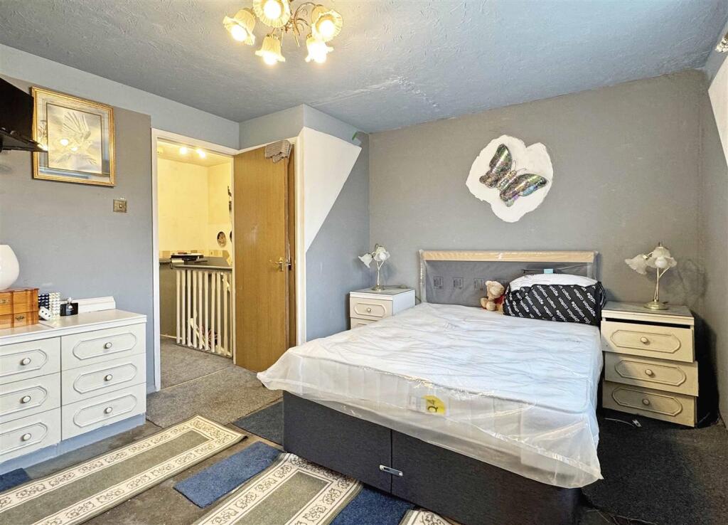 Master Bedroom.jpg