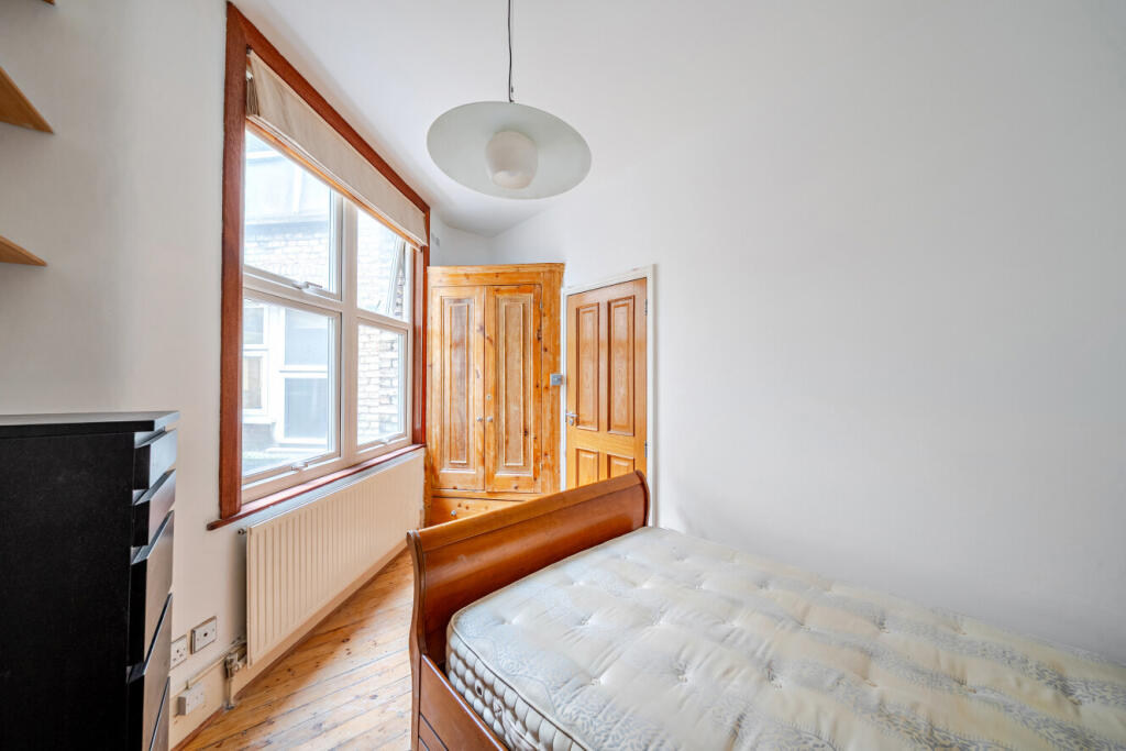 1388142-4-6932fe3...