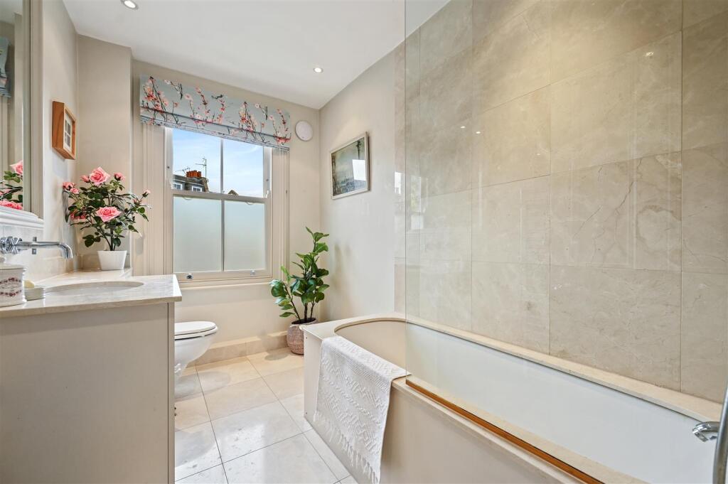 Westwick Gardens - Bathroom3 (1).JPG
