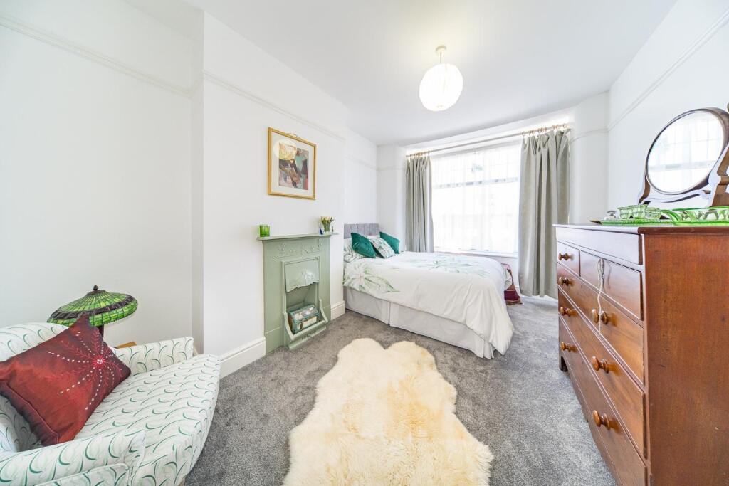 116 st james road bedroom 1 2.jpg