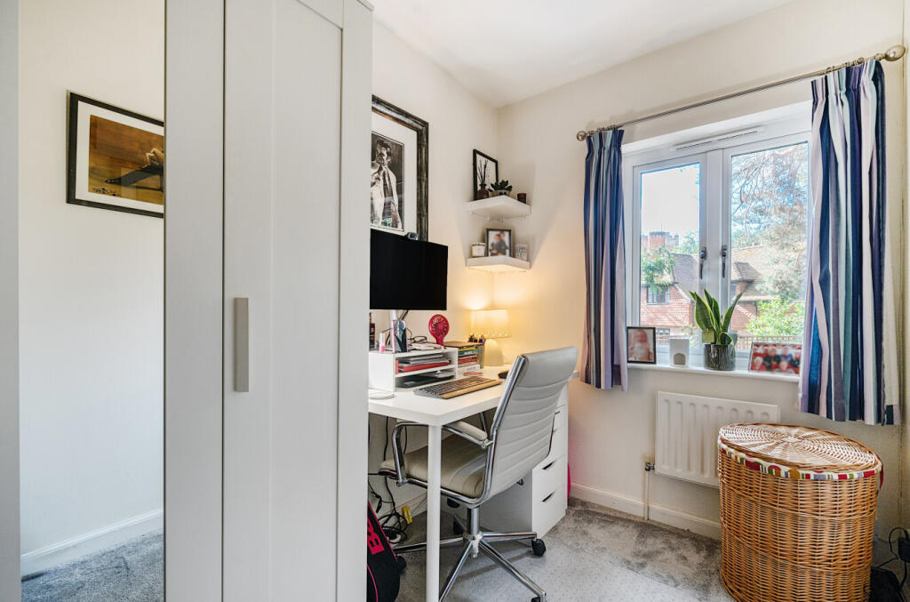 1328299-7-687e019...