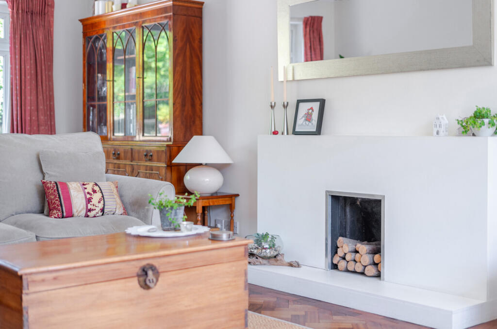 1326323-23-687792...