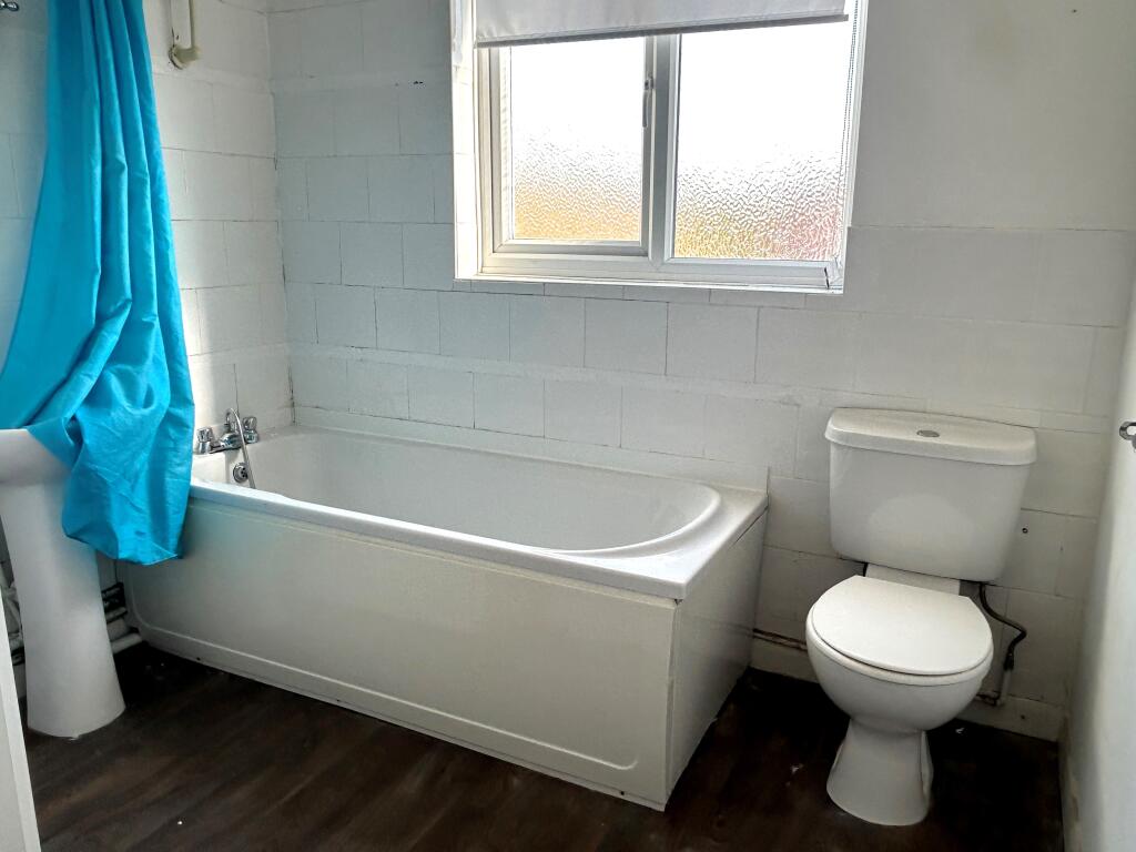 Bathroom T202504091338.jpg