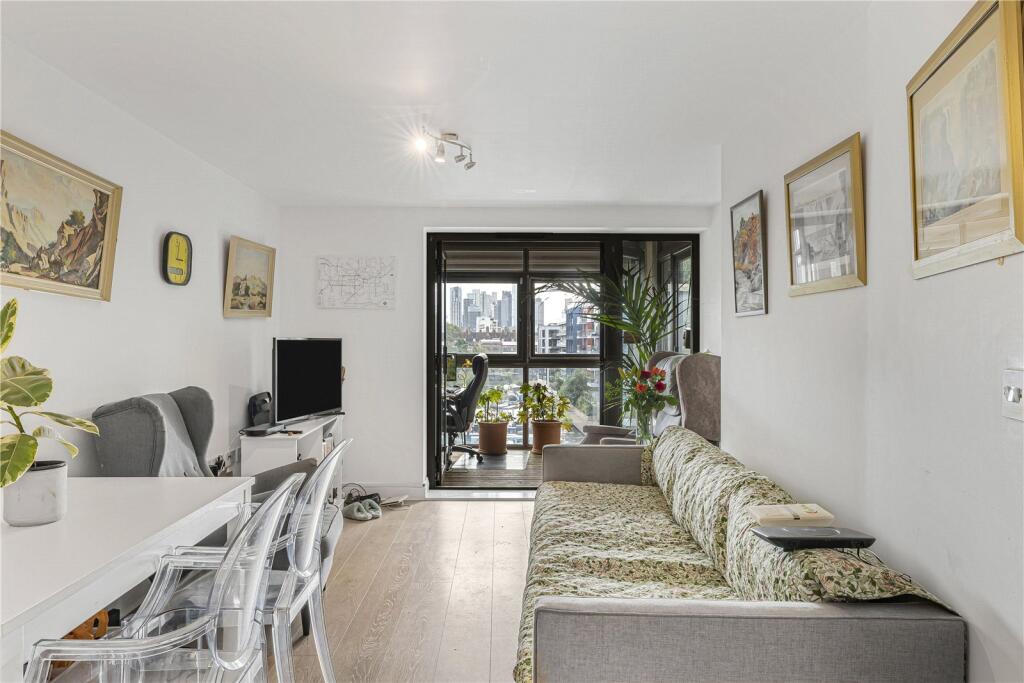 Reception/Kitchen