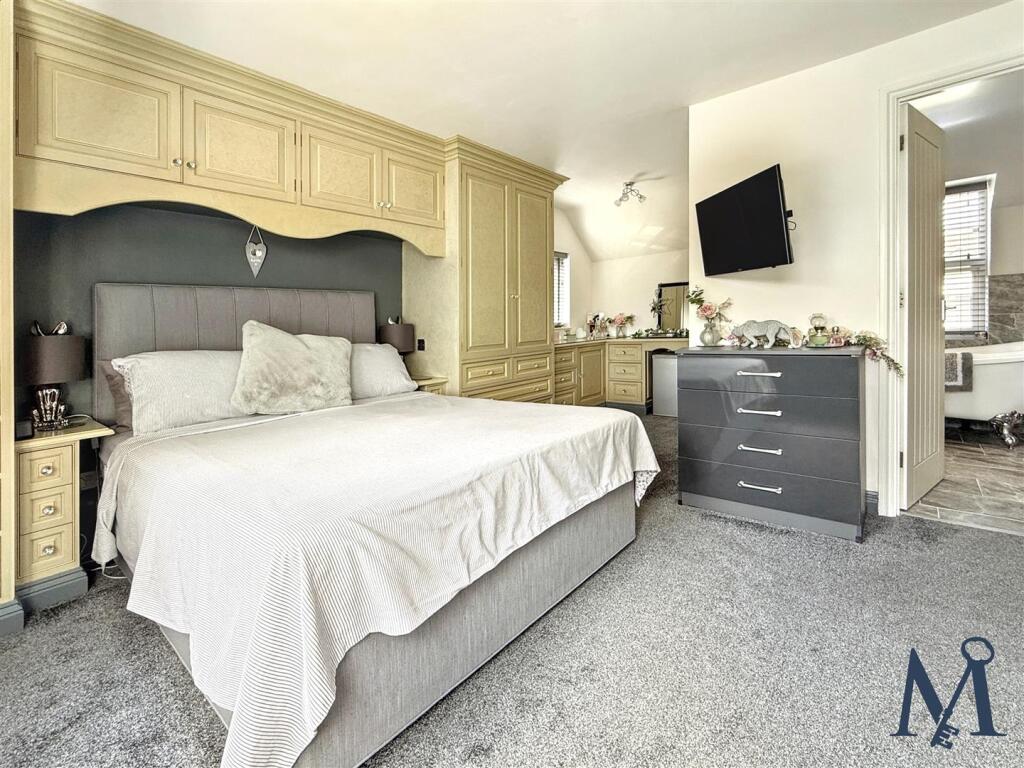 Master Bedroom &amp; Dressing Area