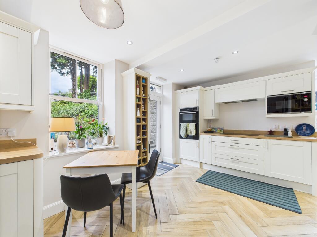 CAM03481G0-PR0105-STILL016