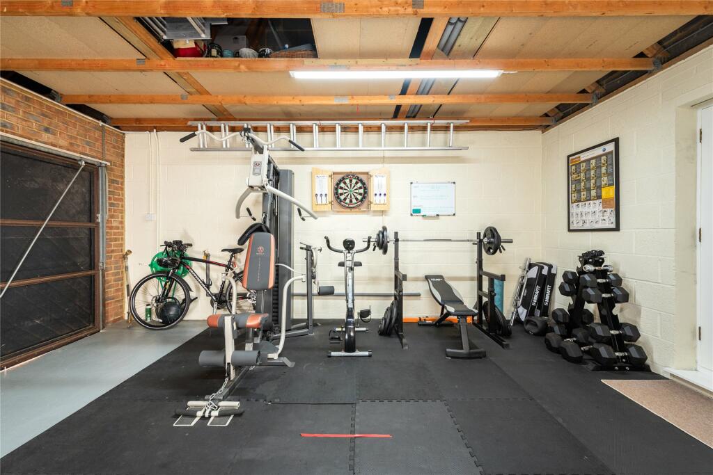 Garage/Gym