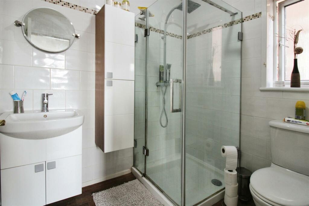 En Suite Shower Room