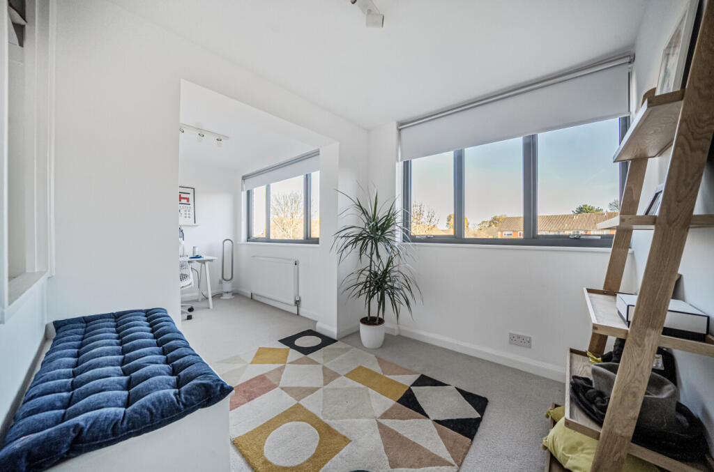 1383996-12-692715...