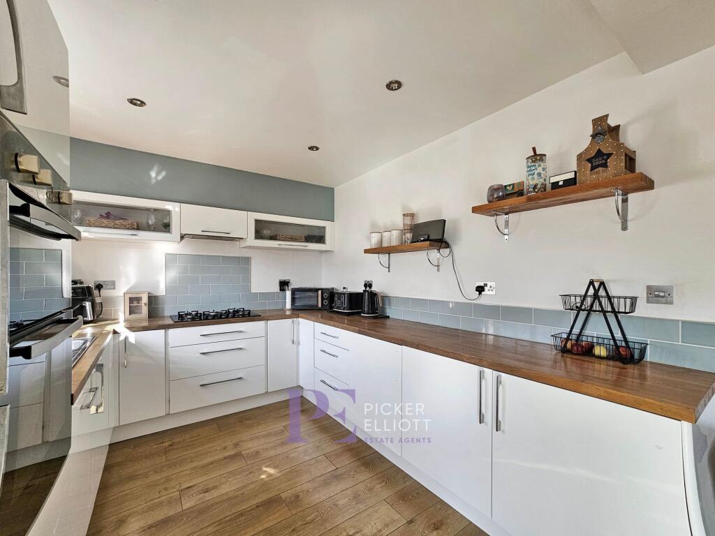Kitchen dining room