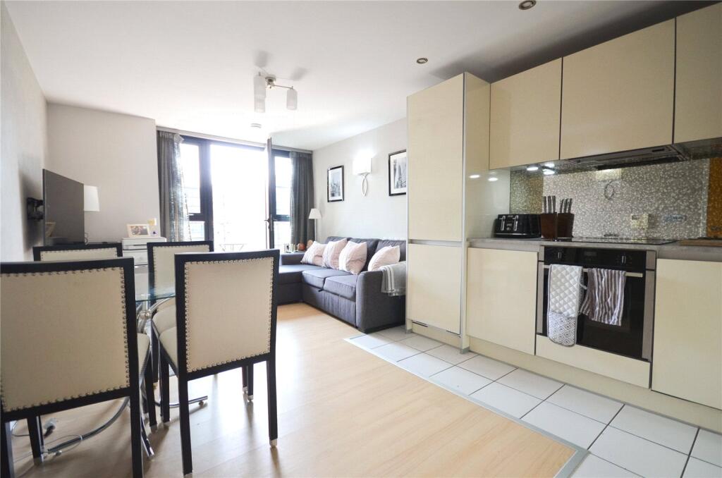 Lounge/Kitchen