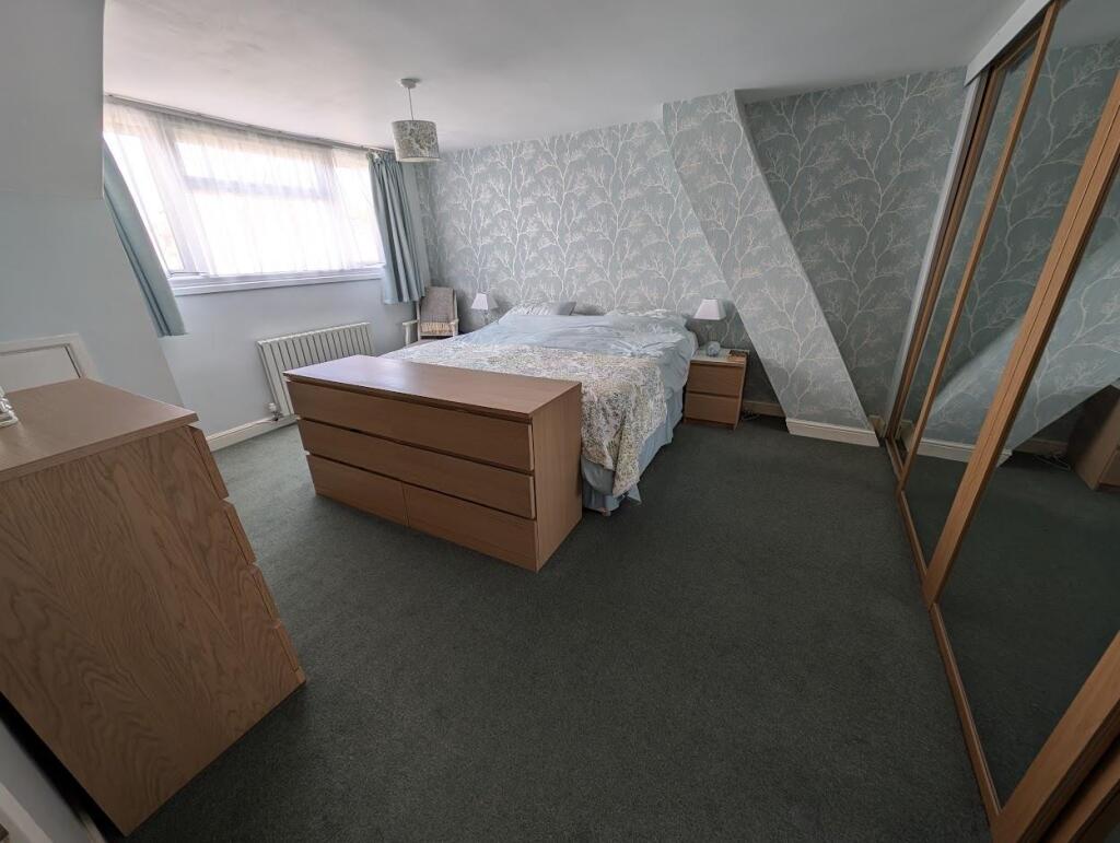 7c80557e-bed 201.jpg