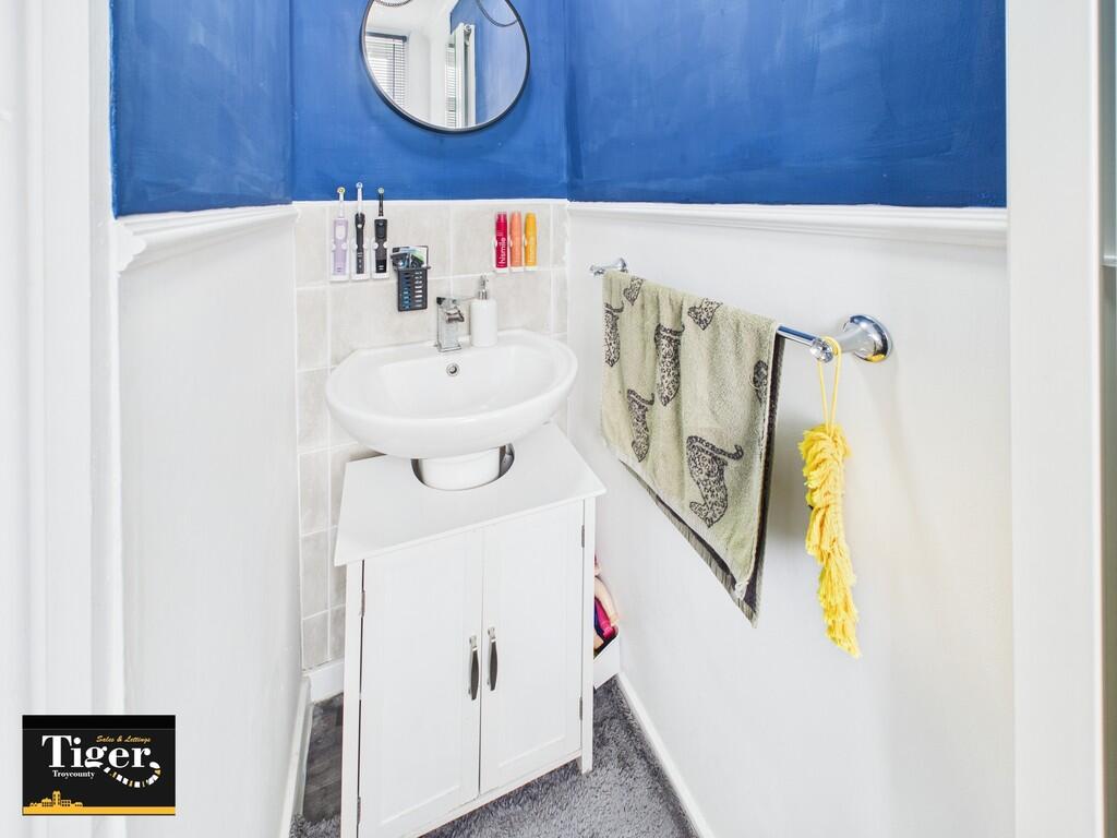 CAM02176G0-PR0725...