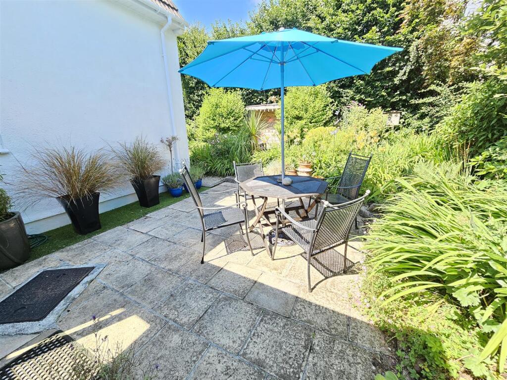 Patio Area to rear.jpg