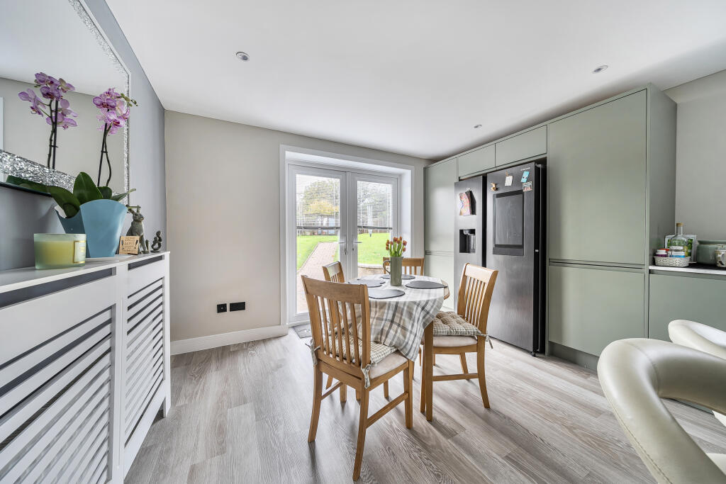Kitchen / Breakfast Room