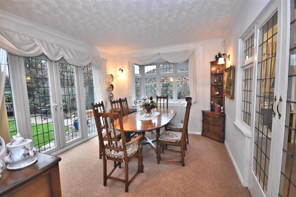 Dining room.jpg