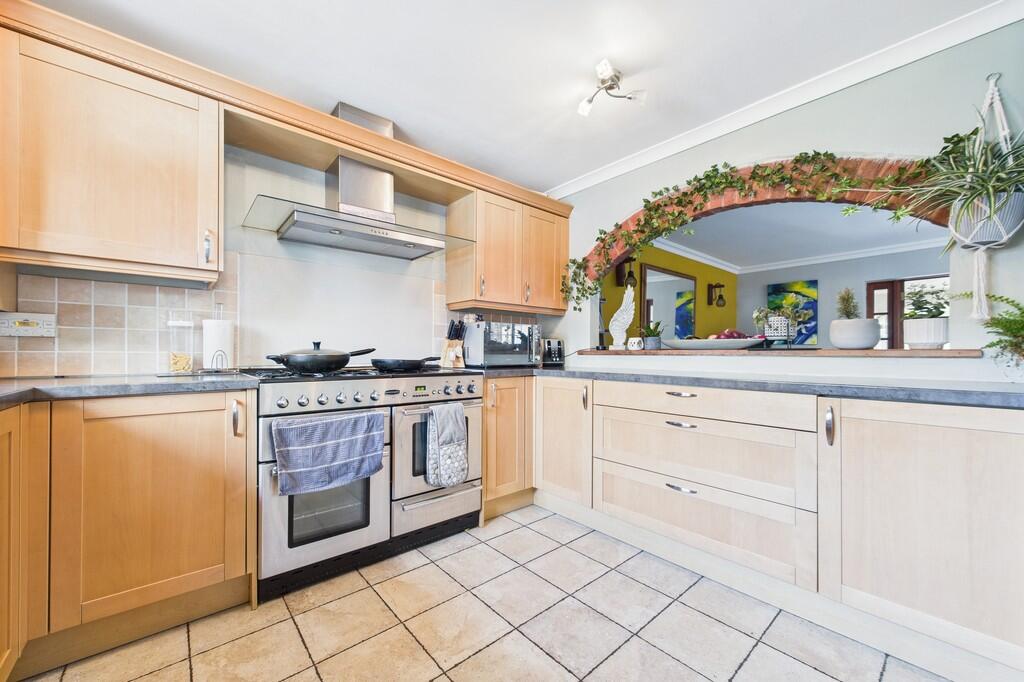 CAM01085G0-PR0594...