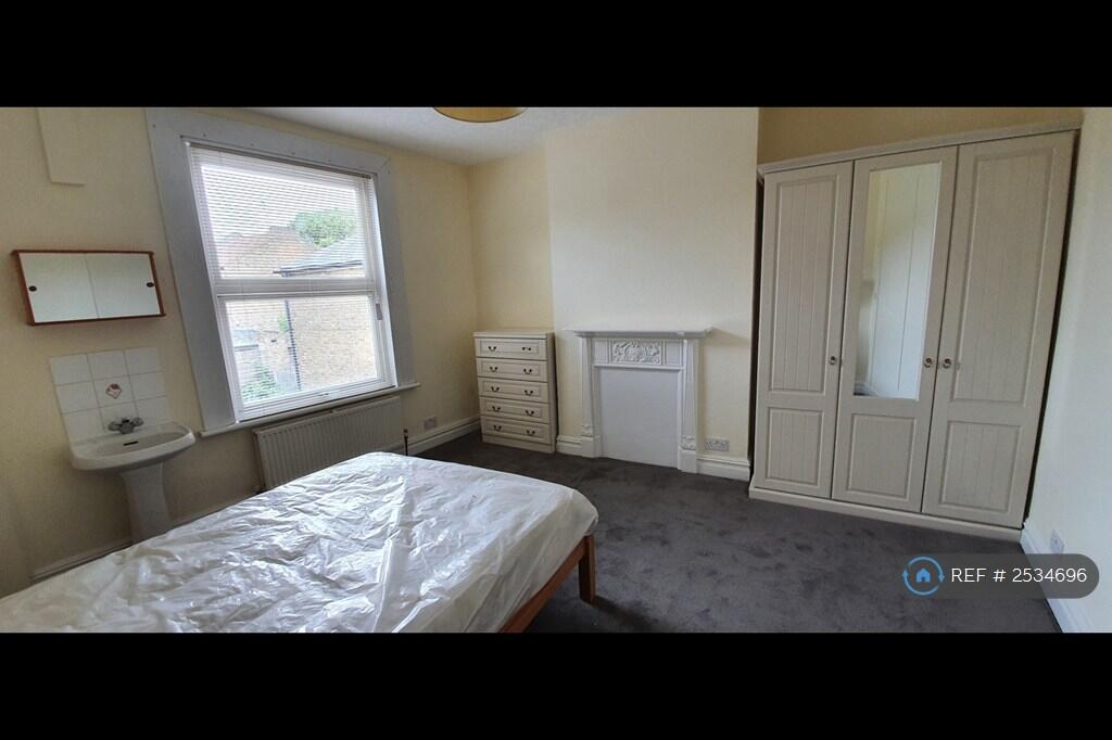 Bedroom 2 - Photo 1