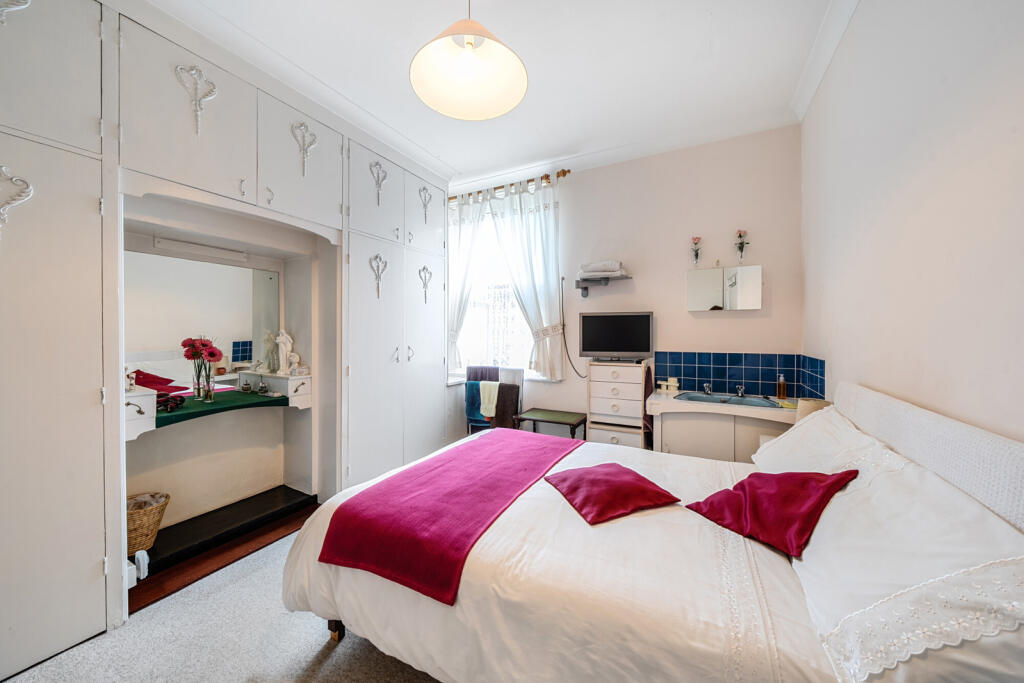 1298710-8-6835aad...