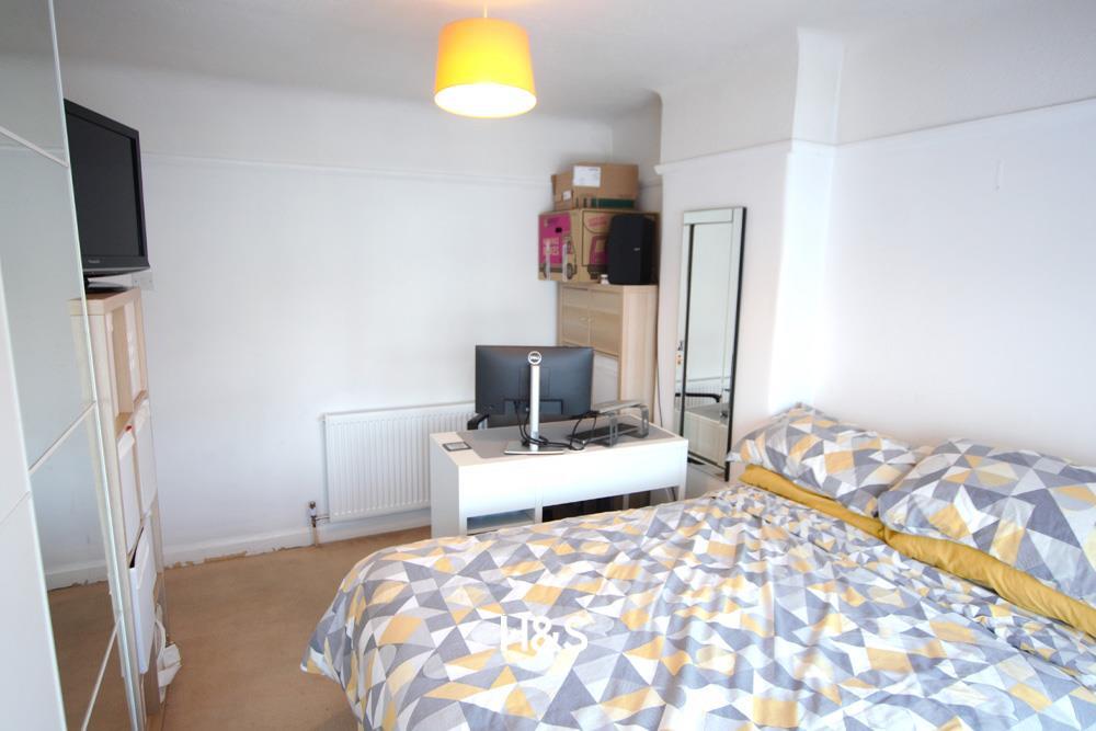 244 Church Road - Bedroom 1.jpg