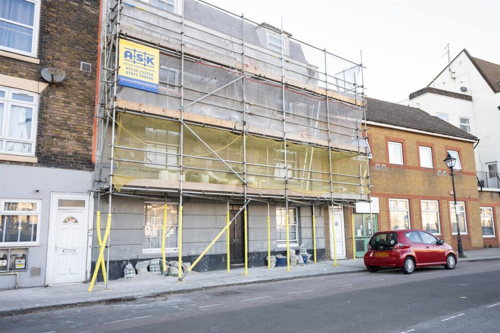 PINEWOOD0012.jpg Edited