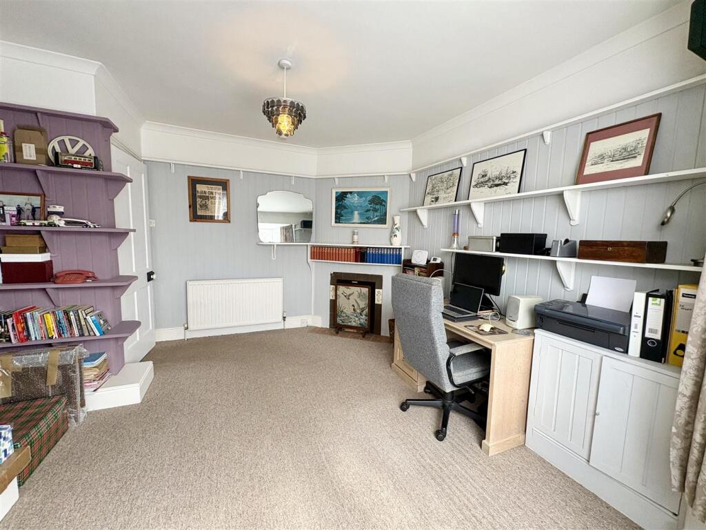 Bedroom/Study