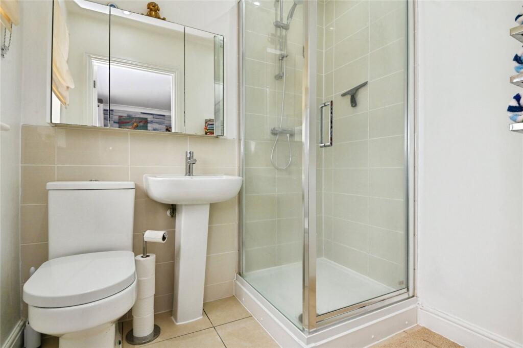 Bedroom 2 Ensuite