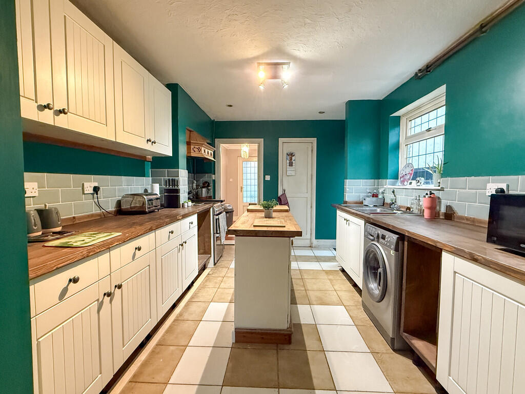 20251029_14410243...