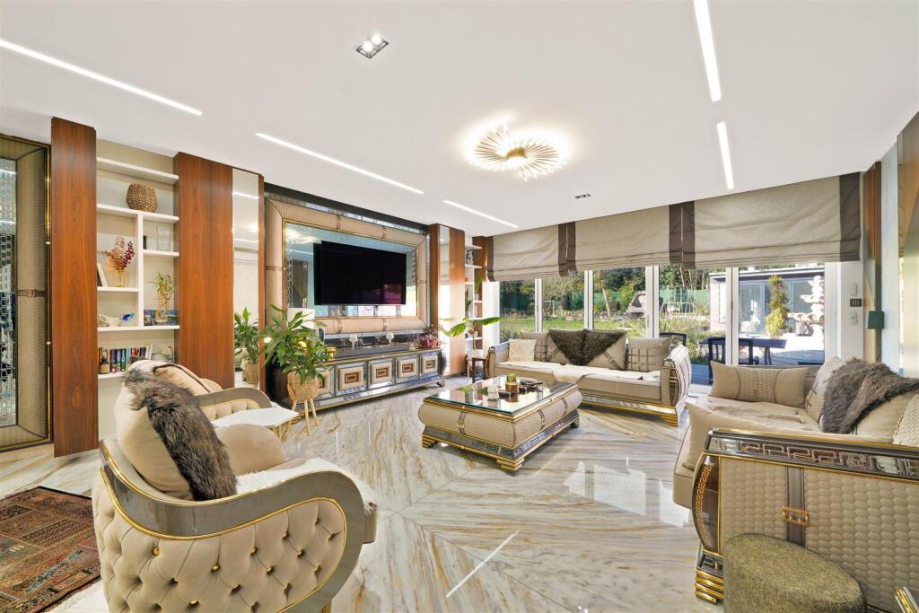 63 Ashness Gardens - 7DbRB2hnNLsvcWRguC4y.jpg