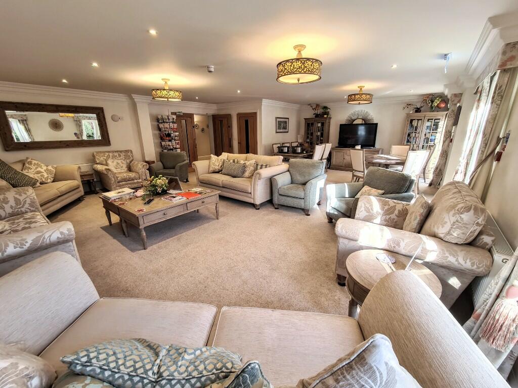 Owners Lounge 