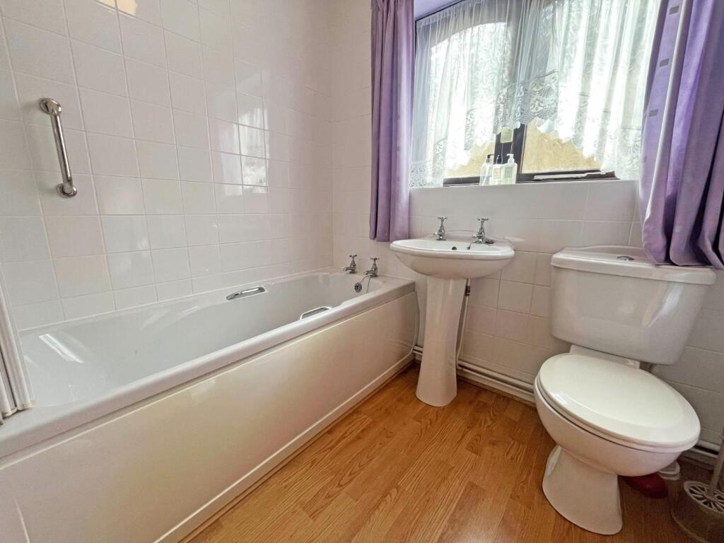 Bathroom.jpg