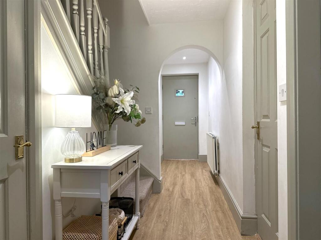 Inviting Entrance Hall 149