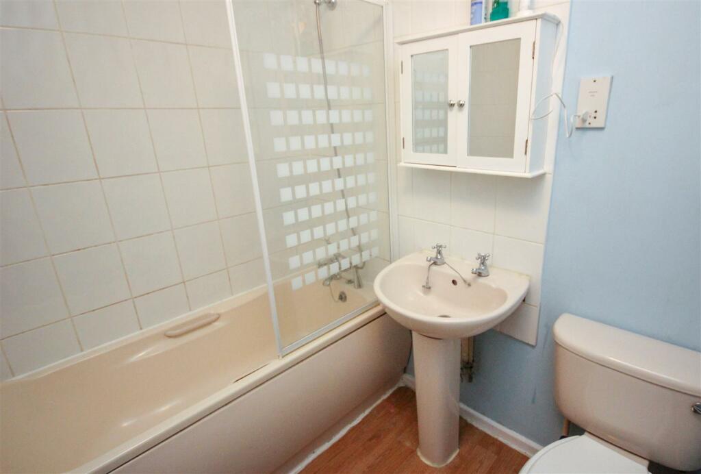 Bathroom.jpg