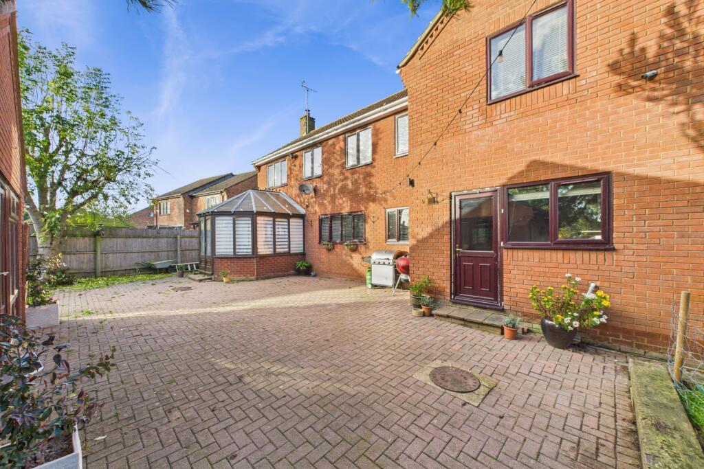 EweMove Spalding - Pinchbeck - Garden