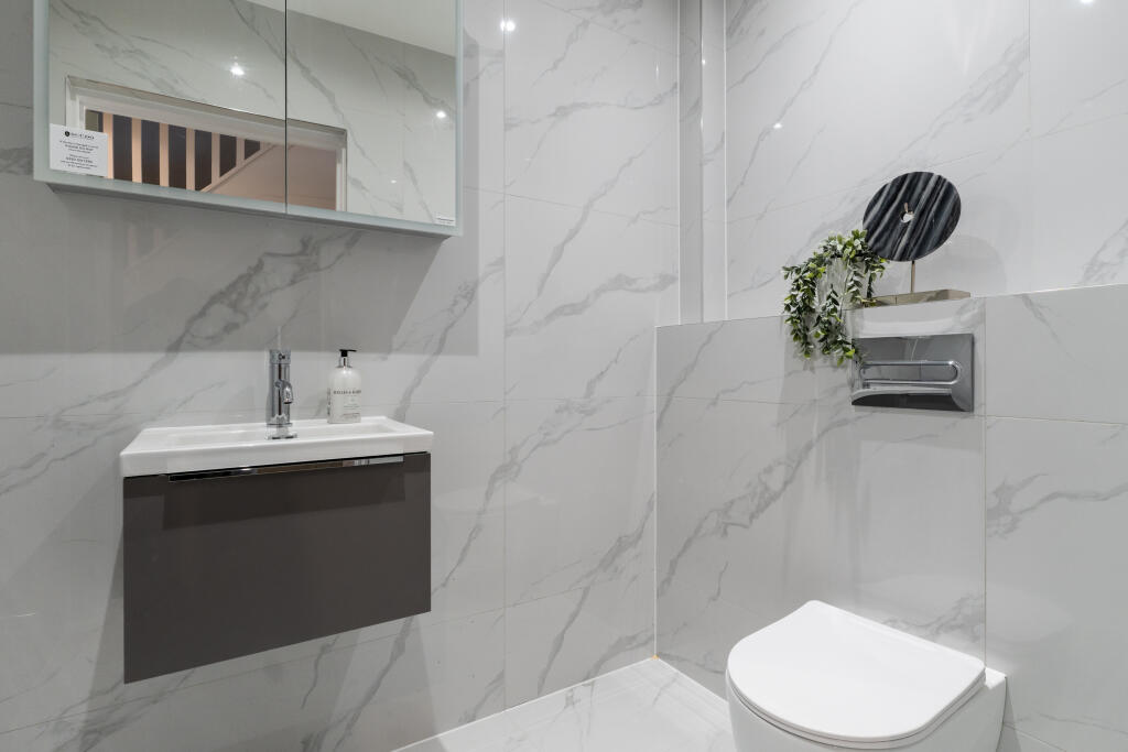 Sabre Close Show Home